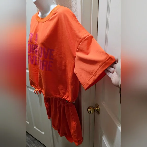 Bright Orange Graphic Cropped Tee and Shorts LoungeSet Size XXL NWOT - Picture 3 of 16